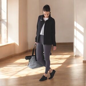 LULULEMON  Jacket Fleece Be True Black Women’s Size 4 Zip FAST SHIPPING